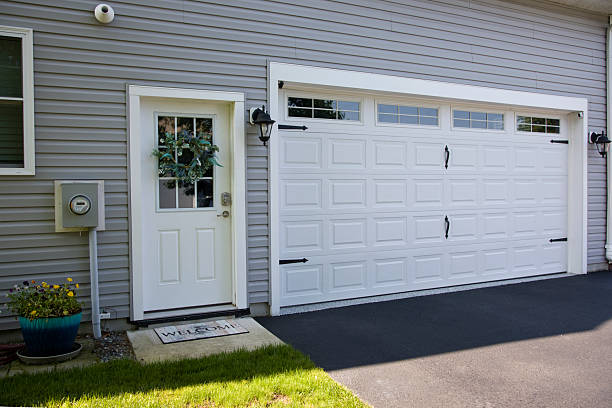 24/7 Emergency Garage Door Panel Replacement experts in Montgomery County County, NC